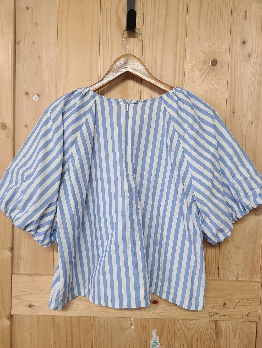 H&M‎ Blue and White Striped Puff-Sleeve Blouse - Picture 6 of 7